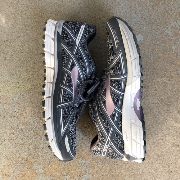 Brooks GTS 17 Women’s Running Shoe - Picture 2 of 3